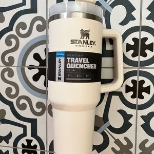 BRAND NEW Stanley adventure quencher 40oz